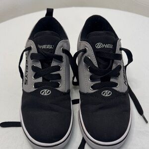 Heelys Black and Silver Skate Shoes Boys Size 4   Skater Grunge Streetwear Sport